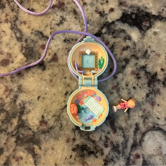 Vintage polly pocket necklace with Purple Cord - Picture 3 of 7